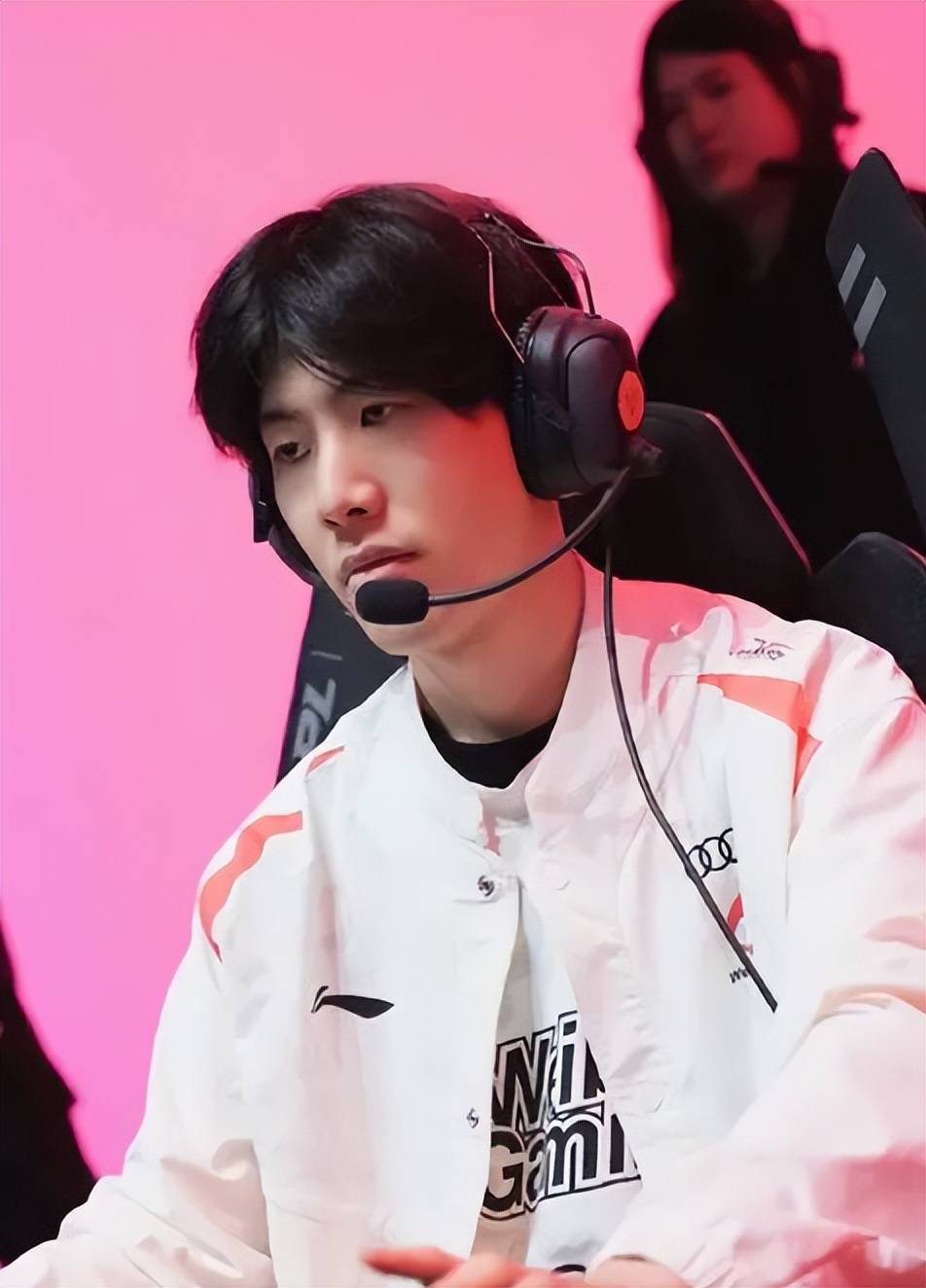 两队的对决 两队的对决