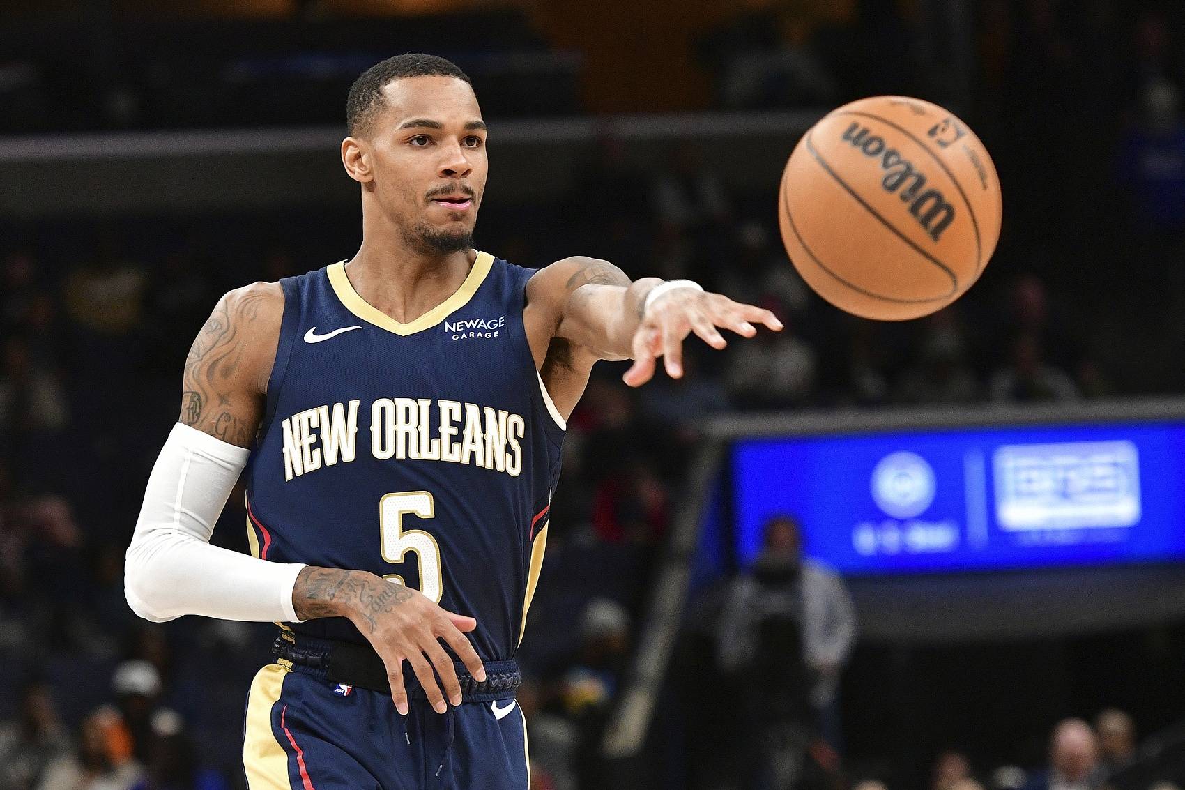 足球场上团 足球场上团