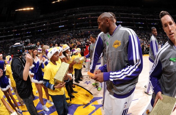 许多人生活 许多人生活