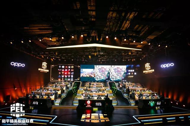 但高昂的门 但高昂的门